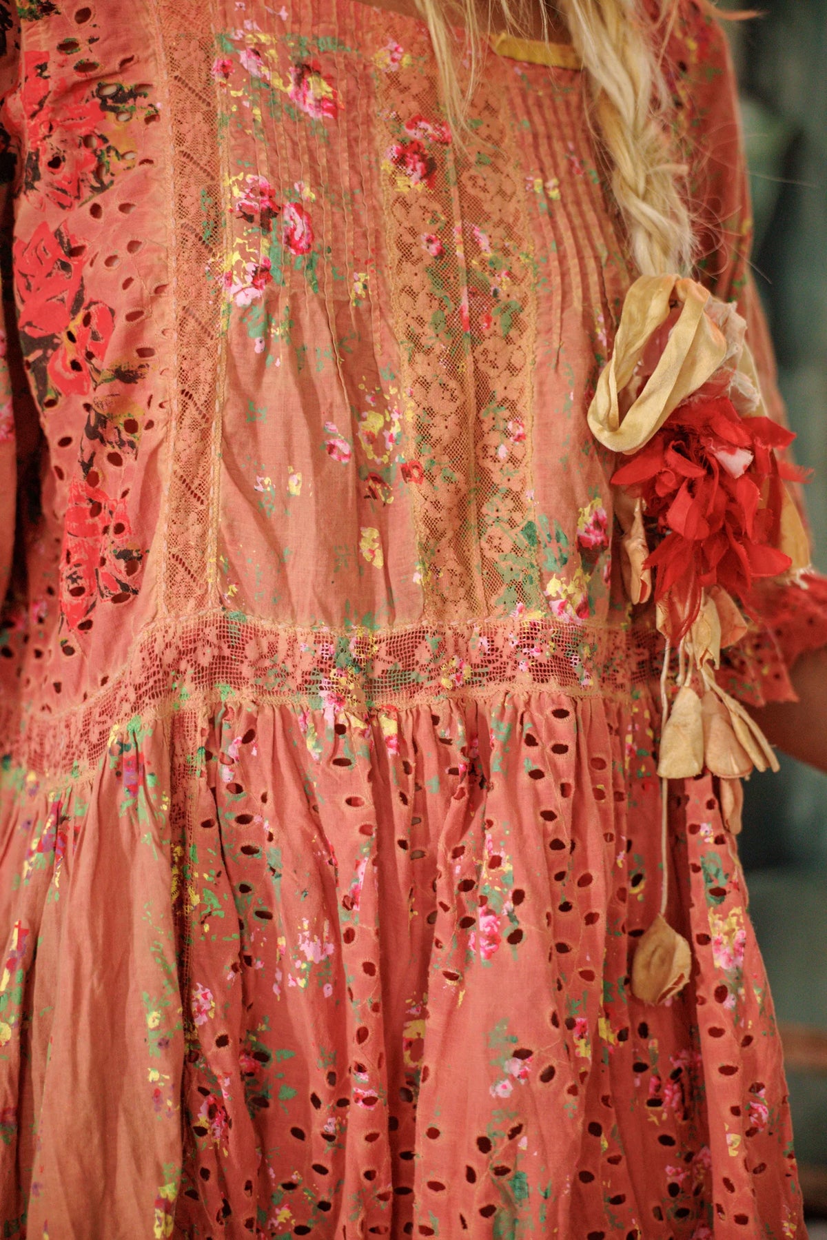 Kleid mit Blumenmuster und Ösen Calla Orange Mohn 