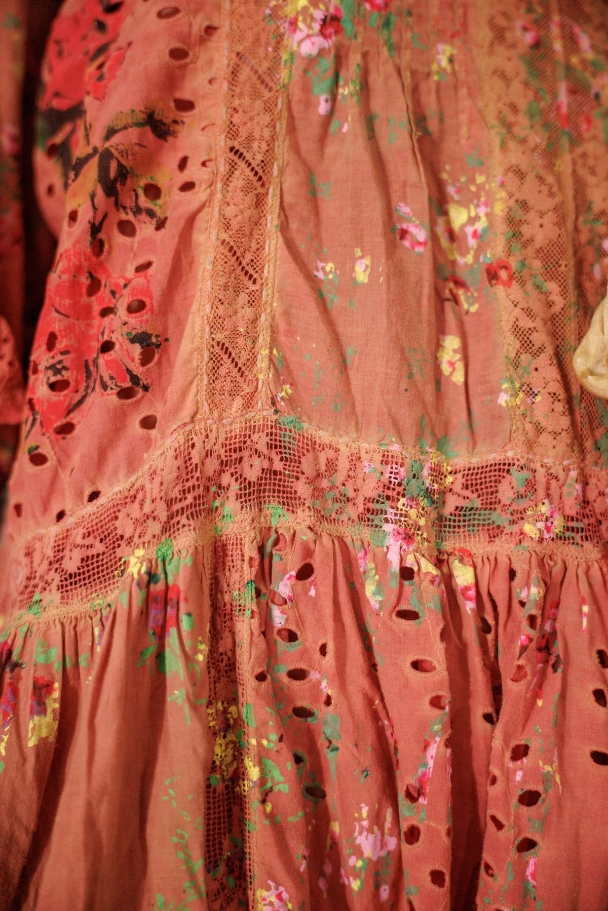 Kleid mit Blumenmuster und Ösen Calla Orange Mohn 
