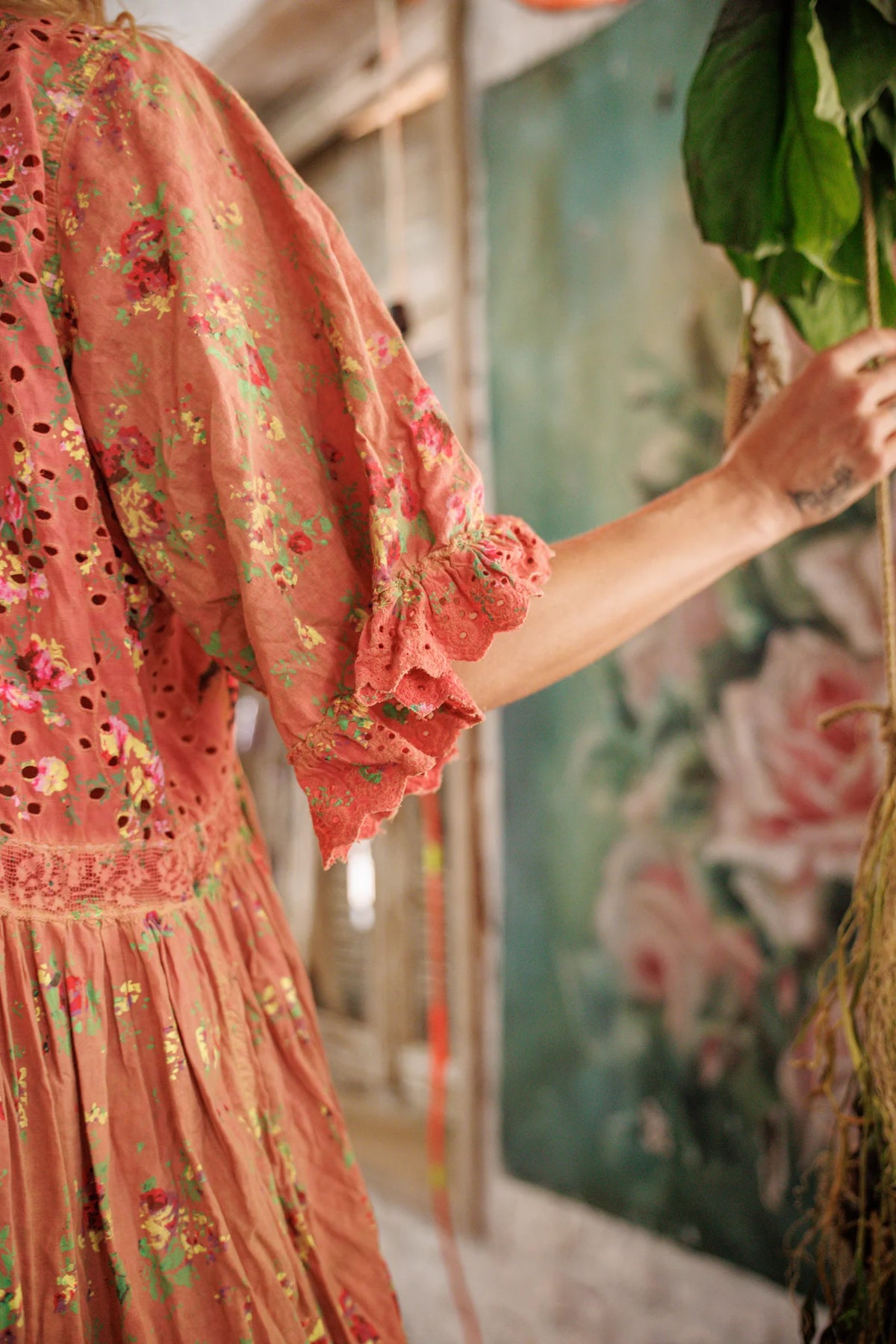 Kleid mit Blumenmuster und Ösen Calla Orange Mohn 