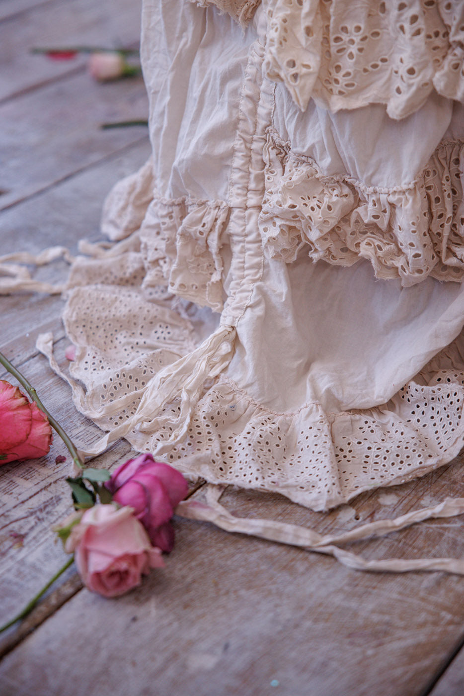 デラナアイレットキャミドレスムーンライト 