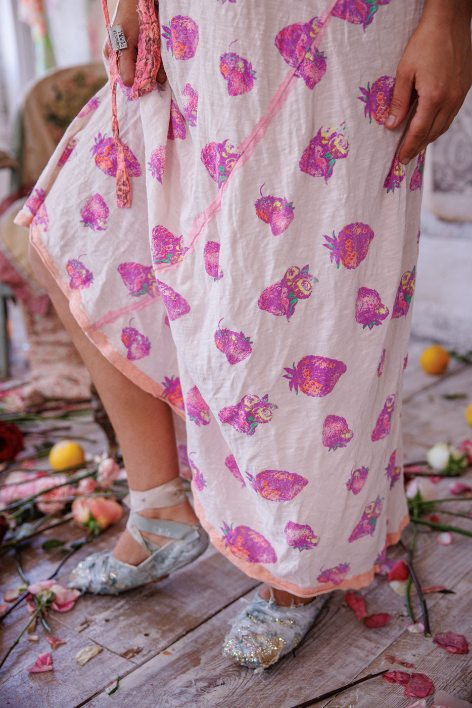 Truskawkowa sukienka T Neon Drip Berry 