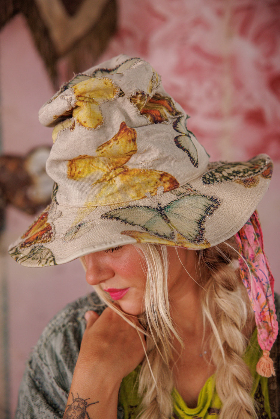 Butterfly Appliqué Hat – Magnolia Pearl Clothing display picture 2