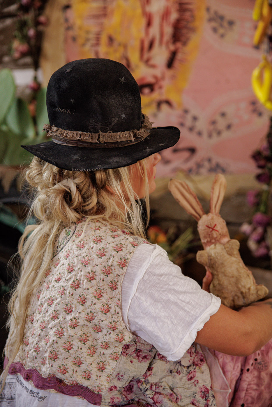 Cosmos Derby Hat Midnight Magnolia Pearl