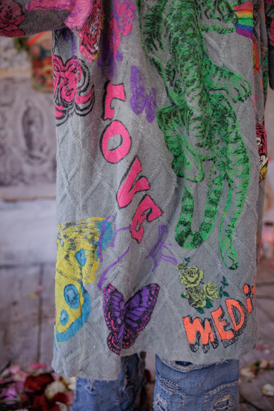 Кимоно с кабелен плетен графичен дизайн в цвят гълъбово пепел 