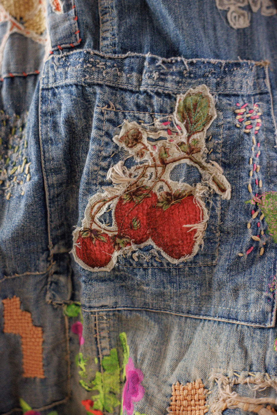Embroidered Art Graphic Frankie Denims Magnolia Pearl Clothing