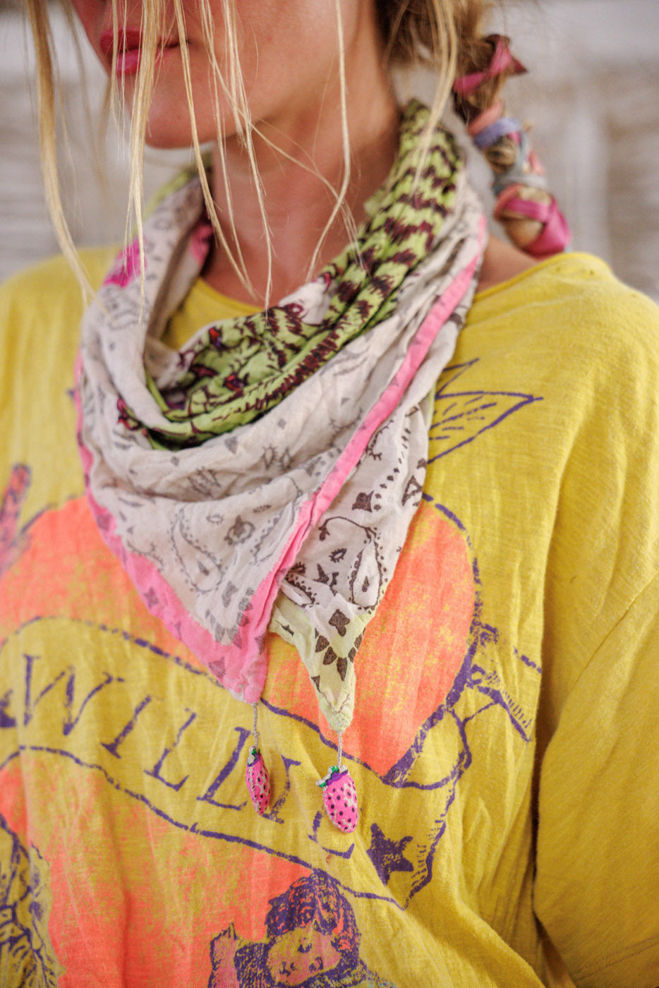 Birchies et Berries Mouchoir Clair de Lune Magnolia Pearl