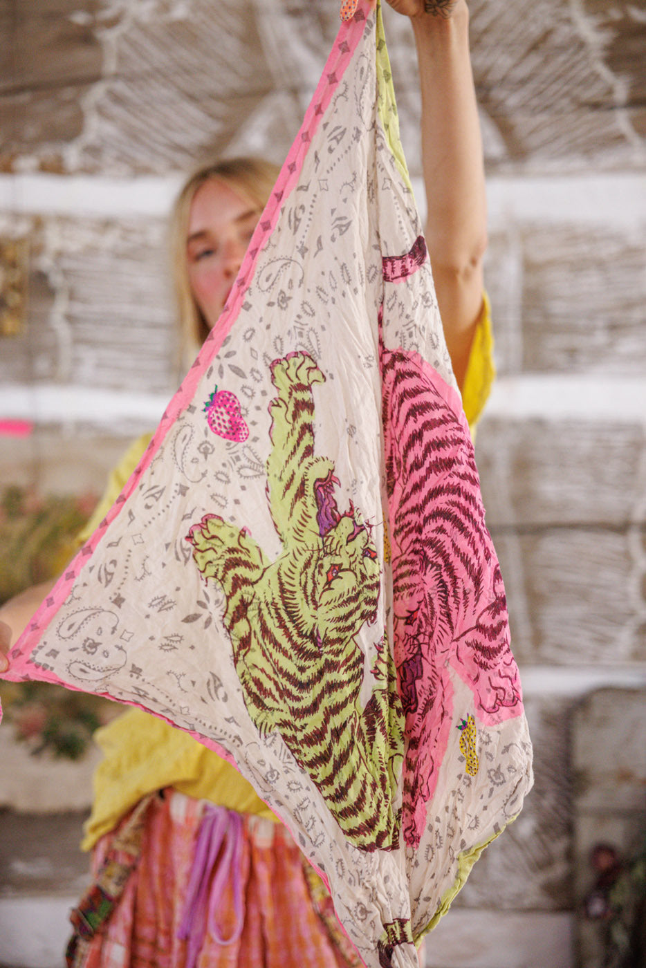 Birchies et Berries Mouchoir Clair de Lune Magnolia Pearl