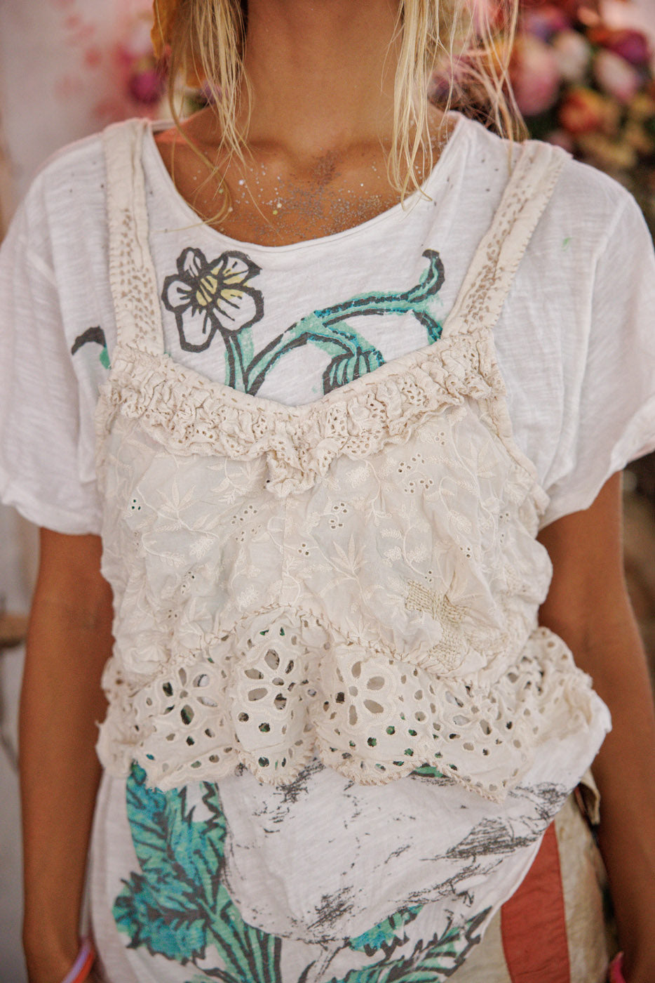 Cami à volants et œillets olive 