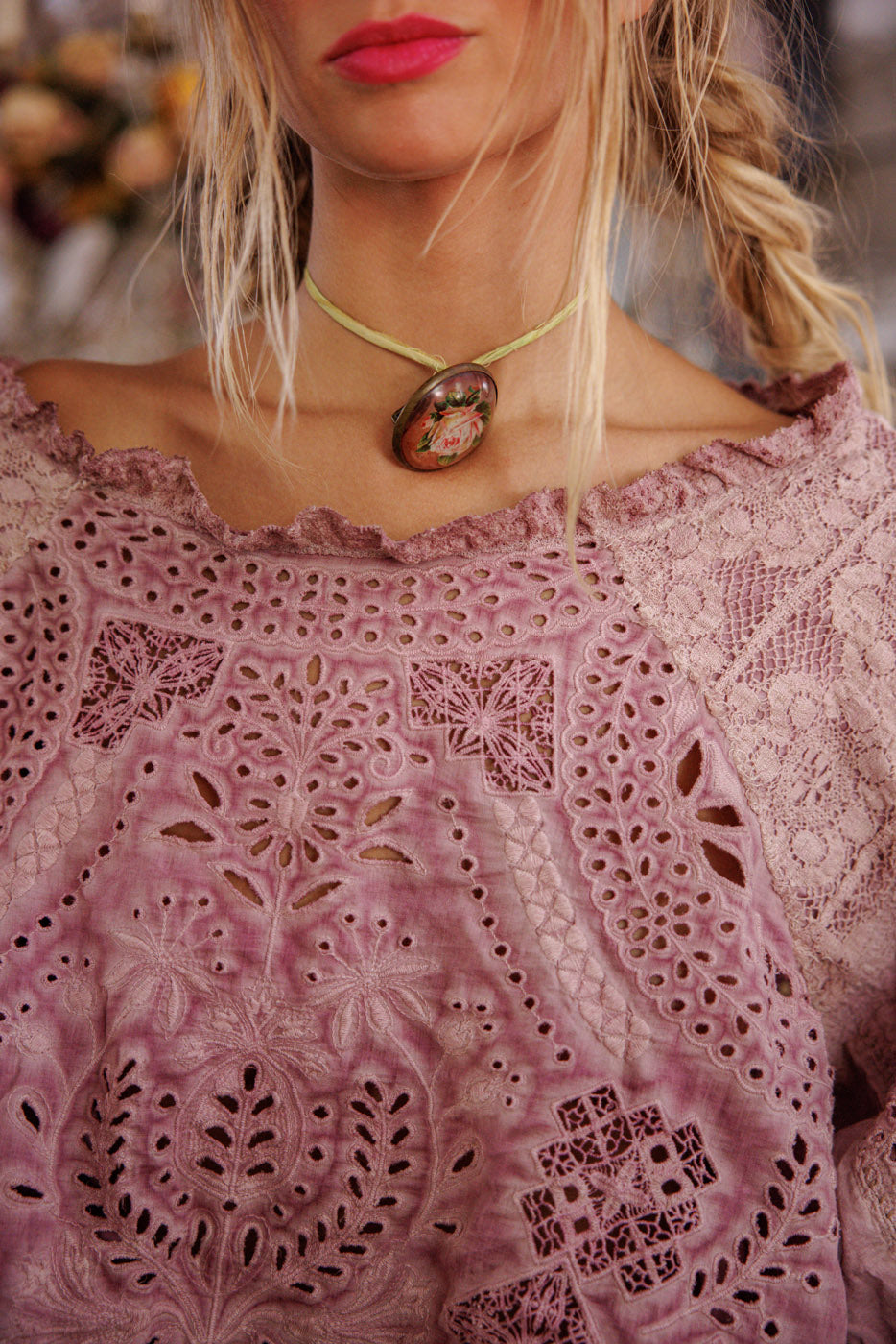 חולצת Eyelet Adelise 