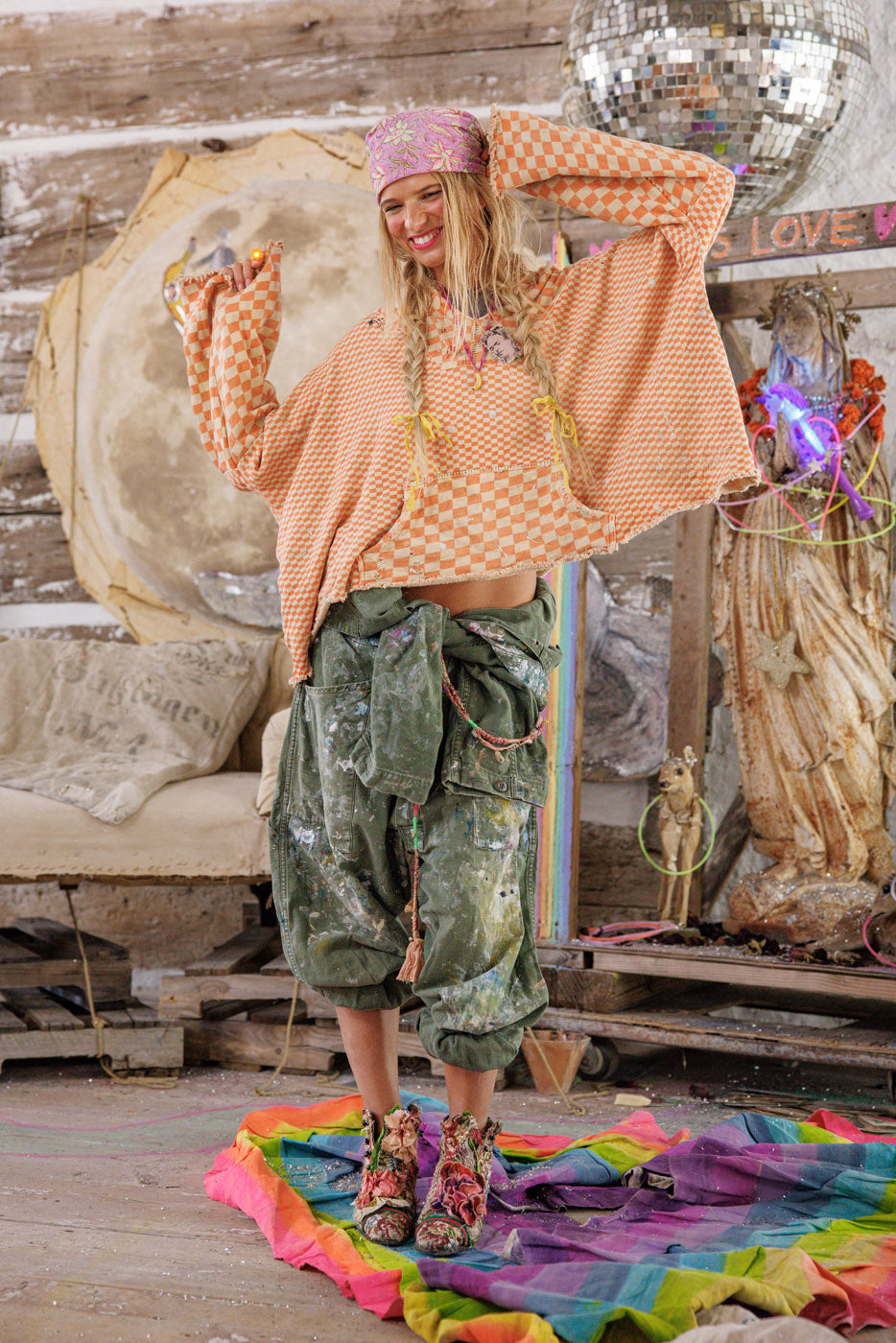 Überprüfen Sie den Raji Hoodie 