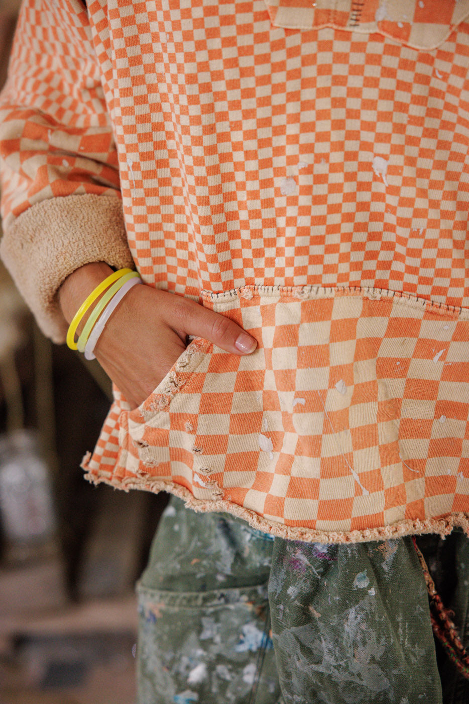 Überprüfen Sie den Raji Hoodie 