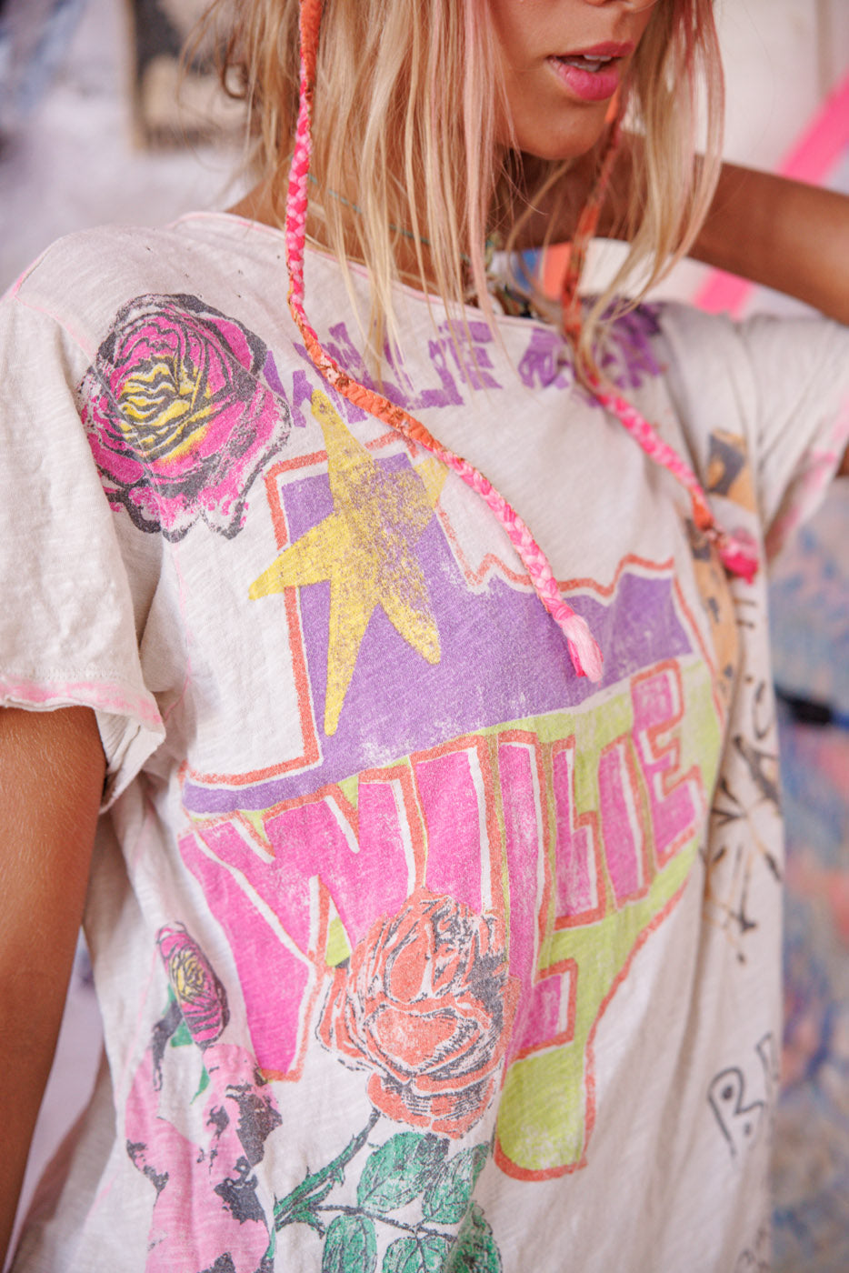 MP X WN Standing Ovation T