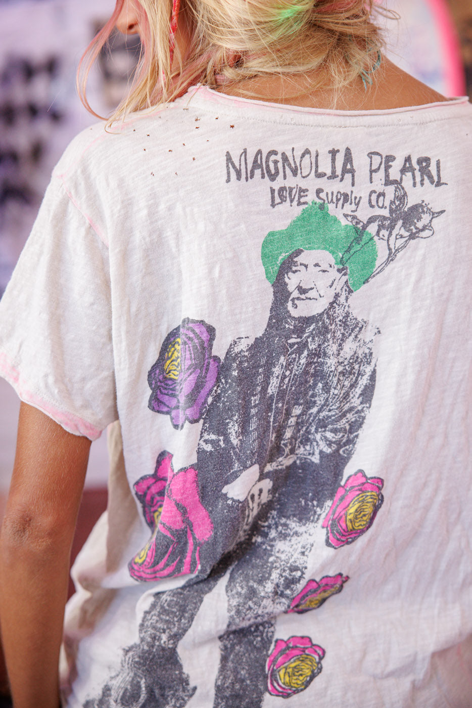 MP X WN Standing Ovation T