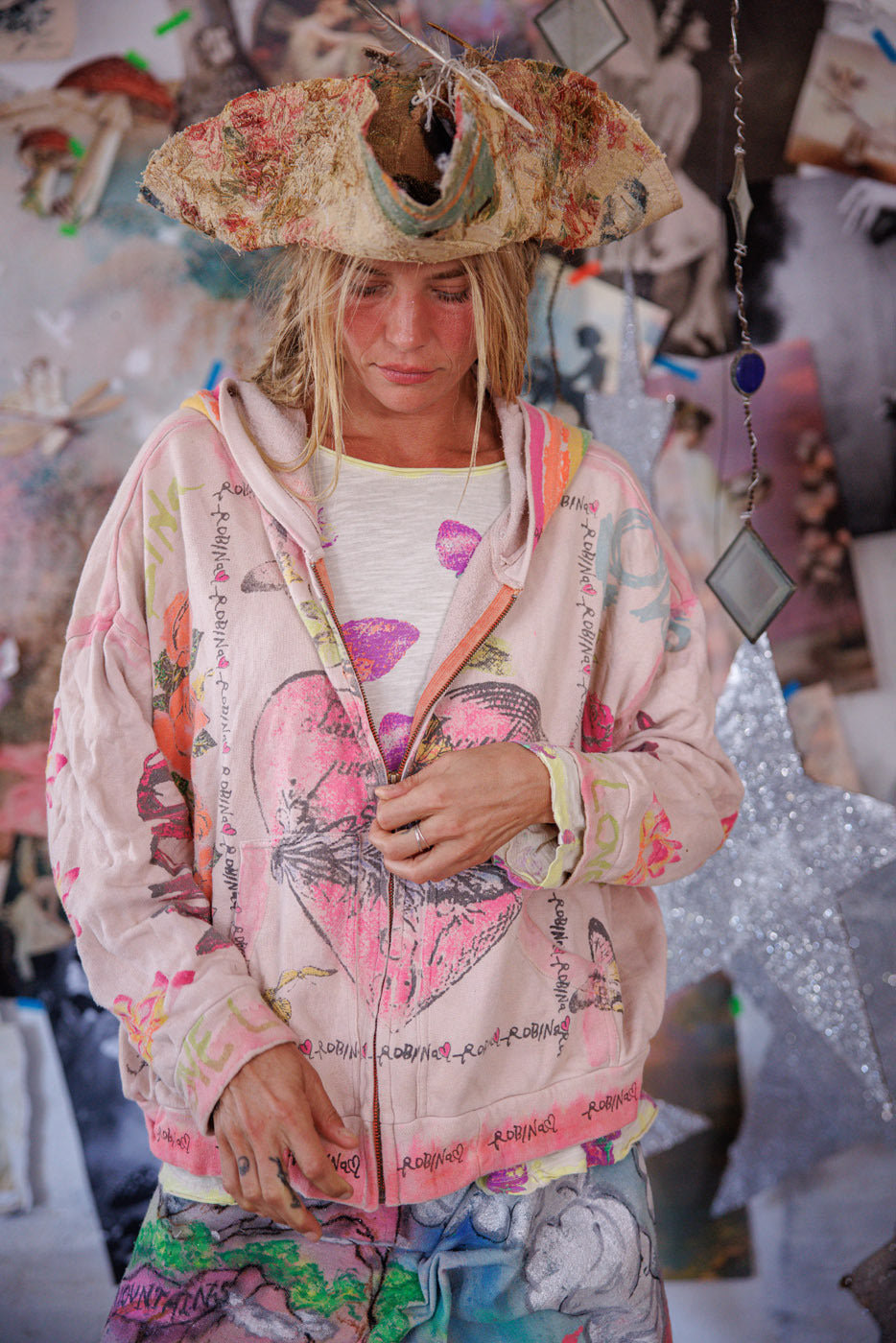 Obudź Śpiące Serce Isola Bluza z Kapturem Pocałunek Molly 