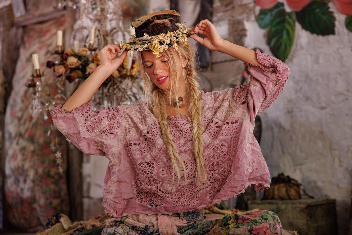 חולצת Eyelet Adelise 