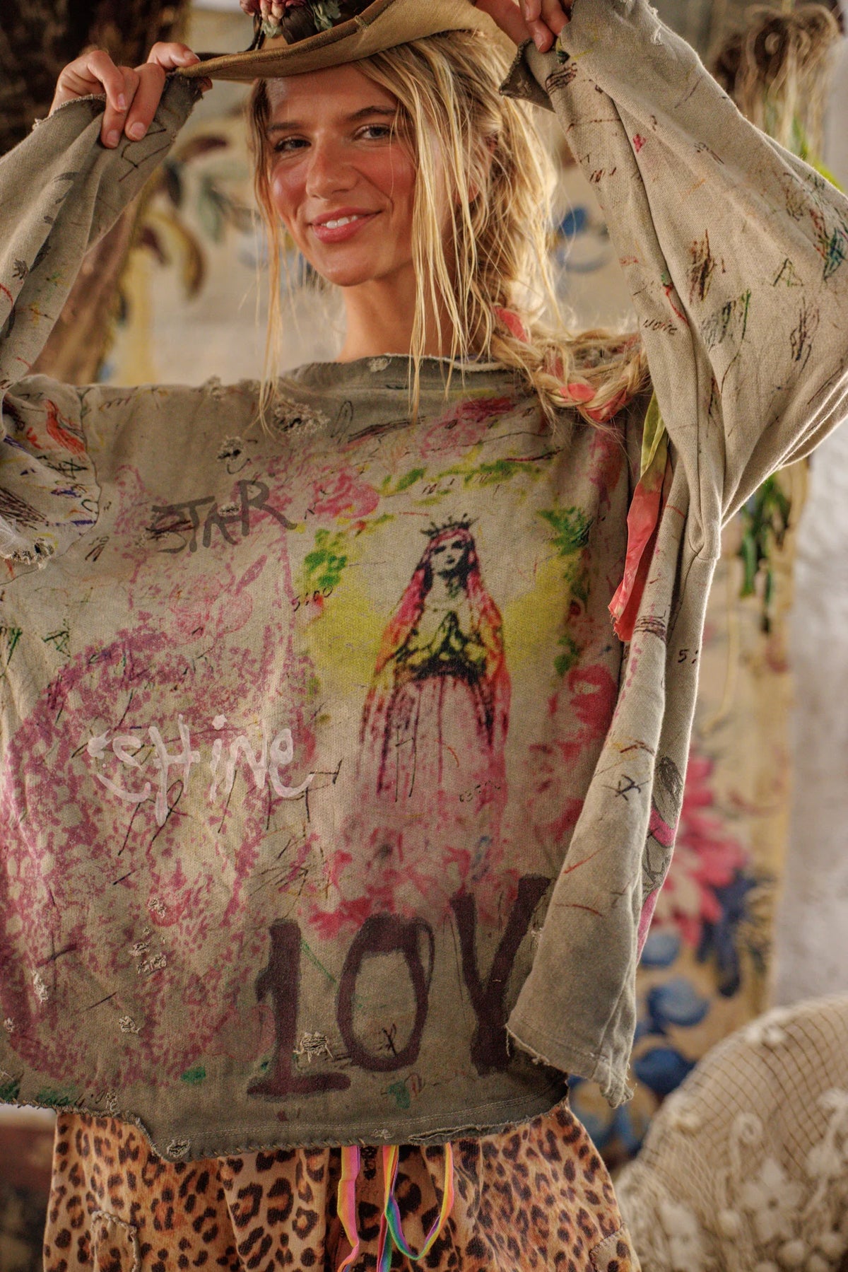 Stella Marais Radiate Love Hermosa Sweatshirt